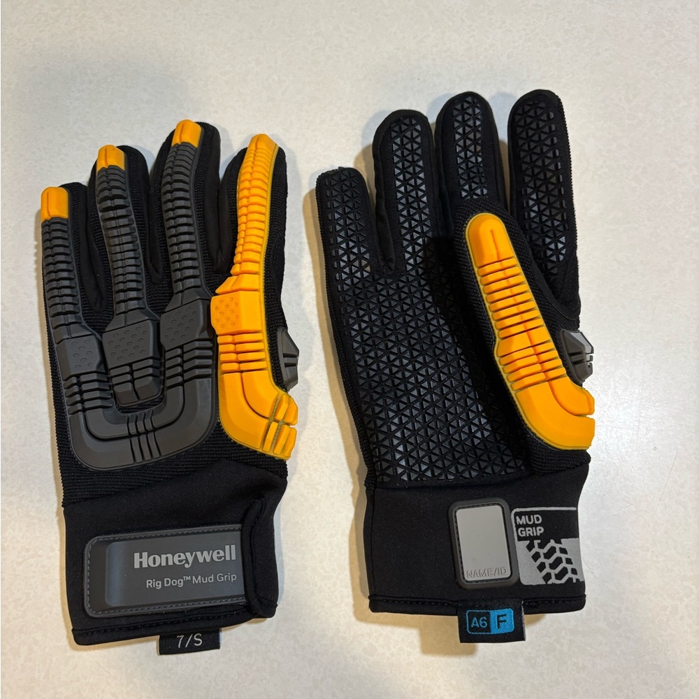 Honeywell Rig Dog Mud Grip Gloves - Black and Yellow